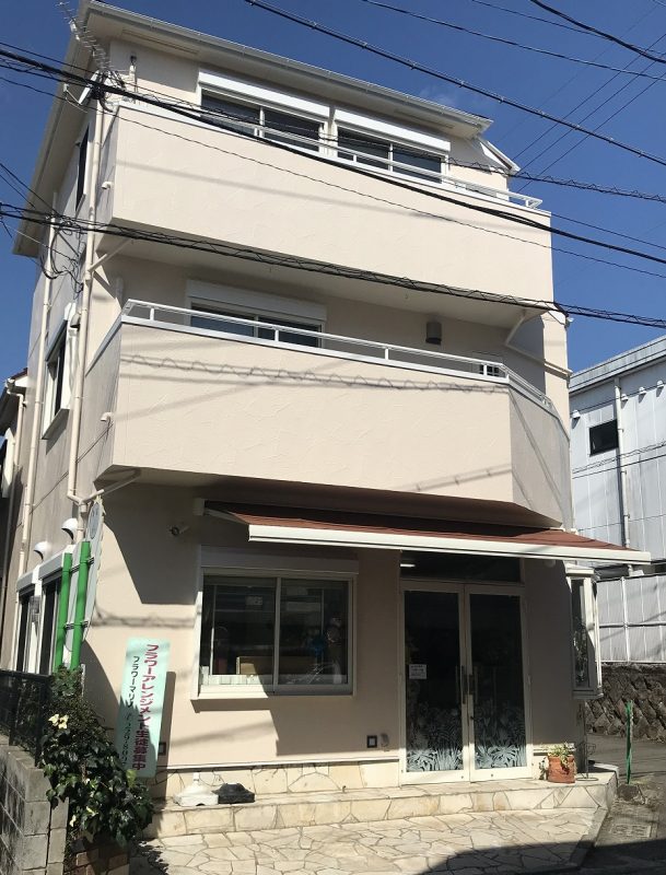 外壁塗装とオーニング交換♪鹿児島市・霧島市リフォーム専門店