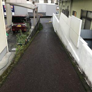 白とネイビーのツートンでスッキリしたデザインの中にも爽やかな印象