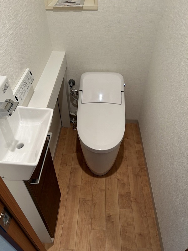 “1日工事でできる手洗器カウンター付きトイレへ”@鹿児島市 トイレリフォーム