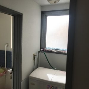 築50年マンションの内装とトイレドア、レンジフード交換
