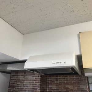 築50年マンションの内装とトイレドア、レンジフード交換