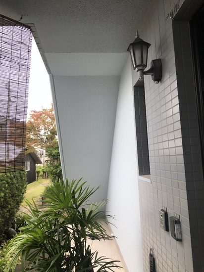 鹿児島市で階段下の造作倉庫を解体・補修しました
