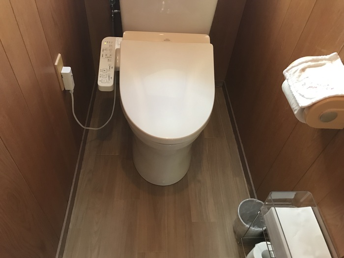姶良市でトイレリフォームを実施 ～チラシ掲載のお得商品で床板も交換～