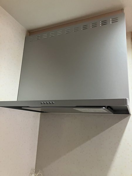 鹿児島市レンジフード交換“押しやすいボタンの薄型換気扇へ”