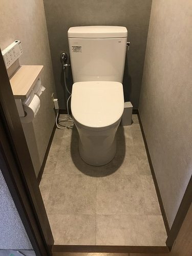 鹿児島市 トイレリフォーム　“シックな雰囲気のトイレへ”