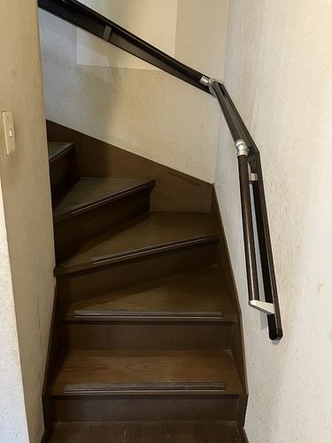 鹿児島市 階段手すり取り付け工事　～手すりで安心・安全に～