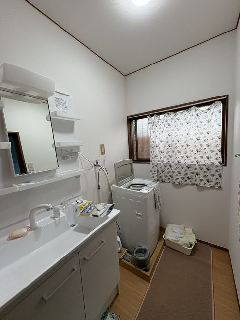 鹿児島市内装補修・洗面台取替リフォーム　～雨漏り補修で安心安全！～