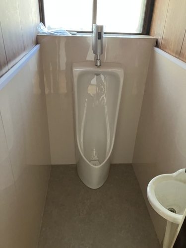 姶良市トイレリフォーム　～和式便器から小便器設置～